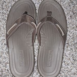 Sperry flip flops